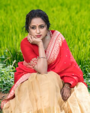 Suma Kanakala Instagram - You’re going to be a happy person, when you love yourself❤️💫
.
styled by @stylebyannapurna 
styling team @I.deekshasetti

Wearing @diva_designer_studio_
Jewellery @alluringaccessories.a2 

Makeup @madhu_derangula 
Hair @koduruamarnath 

Photography @valmikiramuphotography 

#Suma #sumakanakala #anchorsuma #photography #kanakalasuma #photoshoot #Photo