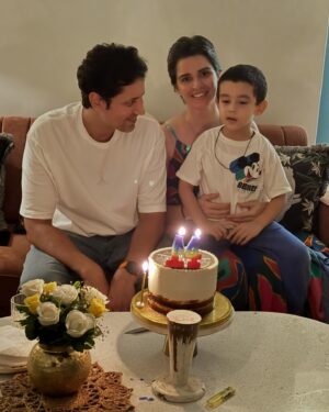 Sumeet Vyas Instagram - Turned 14. 
Feel wiser. 
Yes I repeat my stories. But the screenplay is denser every time 😎
@ektakaul11 thank you for making this day so special. 
I felt like a princess ❤️