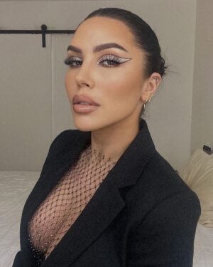 Summer Mitchell Instagram - going into the new year w the same mf energy ❤️‍🔥