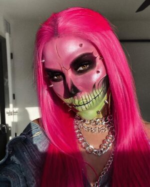 Summer Mitchell Instagram - come over, im makin dinner

#allhallowsvieve #anastasiabeverlyhills #makeupartist #mua #sfx #halloween #halloweenmakeup #skullmakeup #instaglam #vieve #specialfx #powerinkliner #hallowgenius #glossgenius @glossgenius