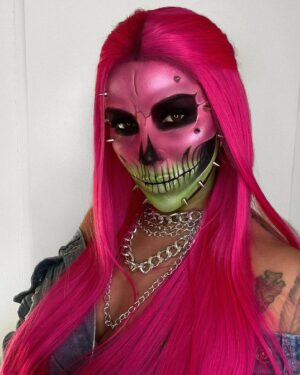 Summer Mitchell Instagram - come over, im makin dinner

#allhallowsvieve #anastasiabeverlyhills #makeupartist #mua #sfx #halloween #halloweenmakeup #skullmakeup #instaglam #vieve #specialfx #powerinkliner #hallowgenius #glossgenius @glossgenius