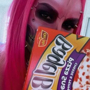 Summer Mitchell Instagram - come over, im makin dinner

#allhallowsvieve #anastasiabeverlyhills #makeupartist #mua #sfx #halloween #halloweenmakeup #skullmakeup #instaglam #vieve #specialfx #powerinkliner #hallowgenius #glossgenius @glossgenius