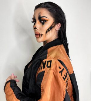 Summer Mitchell Instagram - soft launch 

#allhallowsvieve 
@glossgenius #glossgenius #hallowgenius