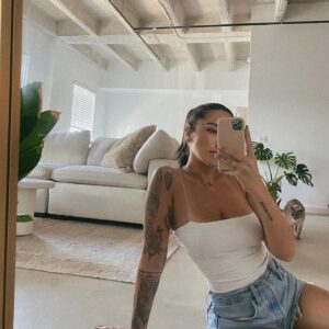 Summer Mitchell Instagram - enjoying me 🕊️