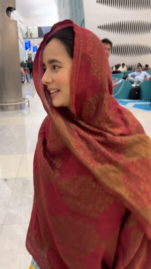 Sunanda Sharma Instagram - Aakhar c ehna nu😂
Saanu Pitt nikal aayi 😂😂
Utto samaan ena saade hathan ch 😂
.
.
#sunandasharma