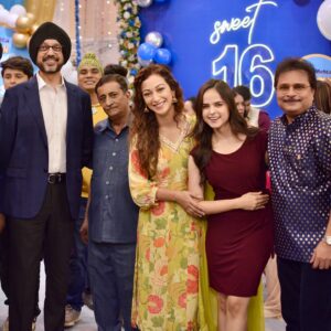 Sunayana Fozdar Instagram - More than a decade !! Cheers to 16 years of Love , laughter and happiness 😇😇😇
blessed to be a part of this journey🙏
Thankful to the cast and crew …ever single person behind the camera who’ve spent sleepless nights creating our episodes ! Asit Sir who has truly given the show his all♥️ and team @taarakmehtakaooltahchashmahnfp 🙌

Most importantly “You” our audience for giving us soooo much love 🥰 #grateful #16years #tmkoc