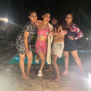 Sunita Gogoi Instagram - L .O .V .E
🧿
.
.

#friendship #love #peace #together #❤️