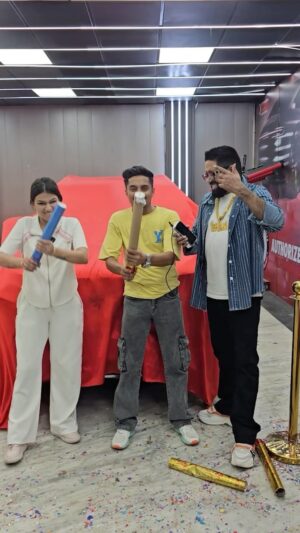 Sunny Arya Instagram - मेरी ये TEHELKA CAR आप भी ख़रीद सकते हो?😱 #reel #reelitfeelit #reelitfeelit❤️❤️ #reeltrending #tehelkaprank #tehelkabhai #viral #tehelkacar