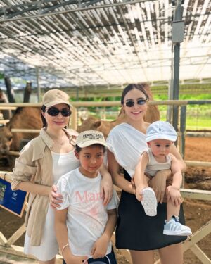Supakson Chaimongkol Instagram - 🐫🦒🐇🐴🐓🦜🦩🌊🦀
