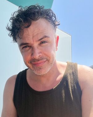 Supremme de Luxe Instagram - Este mes de agosto voy a descansar bastante, quiero playa, sol, piscina y cenas con amigos. 

Pero quiero que sepáis que estoy trabajando también en música nueva y preparando el último examen de mi grado en septiembre. 

La próxima fecha en la que nos podemos ver es el 17 de agosto en el @prideaguilas… y en breve os confirmo otra fecha a finales de agosto.