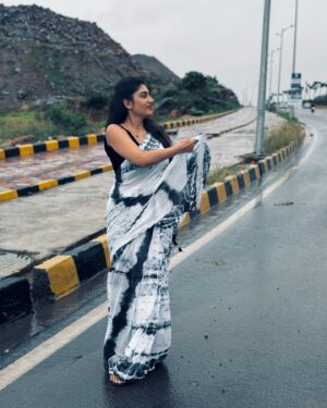 Supritha Instagram - His view ✨🧿🖤

Saree: @mounika_closet ✨