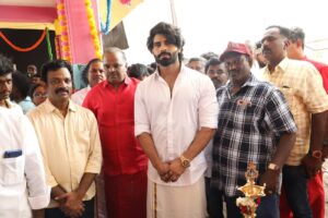 Suresh Babu .R Instagram - "வா வரலாம் வா" திரைப்படத்தின் படப்பிடிப்பு வெற்றிகரமாக எனது சொந்தக்கிராமமான வேடவாக்கத்தில் உள்ள திரௌபதி அம்மன் கோயிலில் தொடங்கியது 

மேல்மருவத்தூர் ஆதிபராசக்தி சித்தர் பீடம் ஆன்மீகத் தொண்டு இளைஞரணித் தலைவர் திரு.கோ.ப.செந்தில்குமார் அவர்கள் படப்பிடிப்பை துவக்கி வைத்தார்கள். 

#VaVaralamVa #V3 #SBR #SGSCreativeMedia