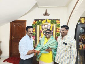 Suresh Babu .R Instagram - சேலம் ஆர்.ஆர்.பிரியாணி குழுமத்தின் நிறுவனர் திரு.தமிழ்ச்செல்வன் அவர்களை மரியாதை நிமித்தமாக சந்தித்த போது...