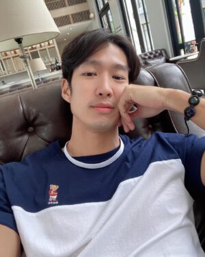 Suriyont Arunwattanakul Instagram - กำแพง ❤️ แข็งแกร่งมากไหมนะ  Morning ทุกคนนนนนน