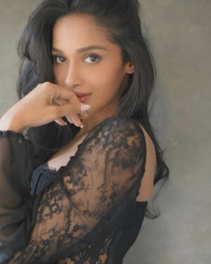 Sushrii Shreya Mishraa Instagram - ☀️🍟👒