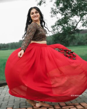 Susmitha Prabhakaran Instagram - #traditionalphotography #traditionalphotoshoot #photoshoot #malayalamserials #malayalamserialactress #malayalamstatus 

@susmitha.prabhakaran 

💄@thanus_makeover_guruvayur 

👗@esterlla_designs 

📸@btr_wedding_photography 

@vidhyabijish 

@susmitha.prabhakaran_fans_ @susmitha.world @susmitha_ishtam @susmithafans @susmitha_prabhakaran_fansworld