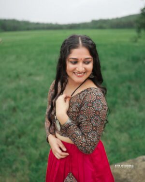 Susmitha Prabhakaran Instagram - #traditionalphotography #traditionalphotoshoot #photoshoot #malayalamserials #malayalamserialactress #malayalamstatus 

@susmitha.prabhakaran 

💄@thanus_makeover_guruvayur 

👗@esterlla_designs 

📸@btr_wedding_photography 

@vidhyabijish 

@susmitha.prabhakaran_fans_ @susmitha.world @susmitha_ishtam @susmithafans @susmitha_prabhakaran_fansworld