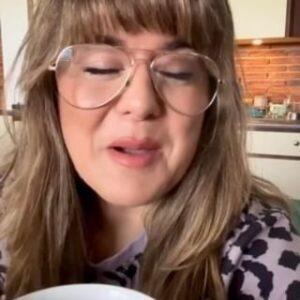 Suzette Bacó Instagram - ¡Feliz miércoles! 😂😂😂😂 
Que disftutes tu café ☕️ 🤣