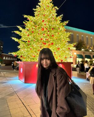 Suzuka Ishikawa Instagram - クリスマスの季節嬉しいね~🧚🏻‍♀️

今さっきお家に小さなクリスマスツリー
組み立てて置きました✌︎