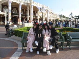 Suzuka Ishikawa Instagram - 楽しかったよーー🪄

次こそ6人で~🐭🏰