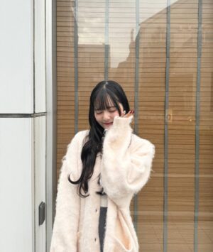 Suzuka Ishikawa Instagram - ・
11月になって、今年も残り2ヶ月ですね🐈‍⬛

今月も頑張りましょう~🖤

お洋服ふわふわだよ~🎀

#heather #アダストリア #ドットエスティ #PR