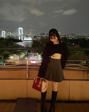 Suzuka Ishikawa Instagram - 今の季節が1番すきです🌙🍂

10月も残り少しだ~🎃