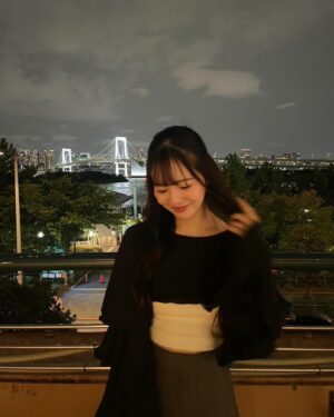 Suzuka Ishikawa Instagram - 今の季節が1番すきです🌙🍂

10月も残り少しだ~🎃