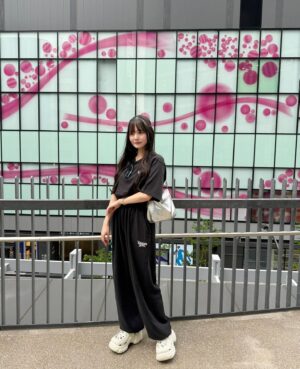 Suzuka Ishikawa Instagram - 風と雨で前髪守りきれなかった日☂️

6月も一緒にがんばりましょーね✊🏻
　　

お洋服はかわいいセットアップ🪄
　　
　　
#PR