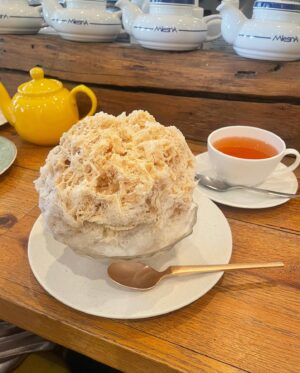 Suzuka Ishikawa Instagram - 双子ちゃんとかき氷デートしてきた🍧

キャラメルミルクのかき氷美味しかったあ🤤🤍

紅茶大好き人間なので紅茶もたくさんいただきました✌︎