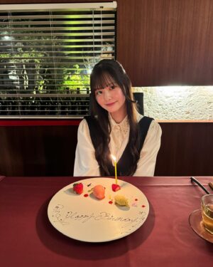 Suzuka Ishikawa Instagram - 本日で22歳になりました🥂

たくさんのお祝いメッセージ、有難うございます💞

時間があっという間に過ぎていく中で

大好きな皆さんに早く恩返し出来たら、
という気持ちでいっぱいです。

いつもたくさんのあたたかい応援を、
本当に有難うございます🎀

22歳の石川涼楓も、
どうぞよろしくお願いいたします🪄