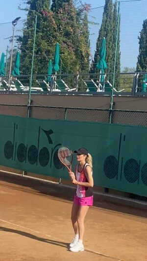 Sveva Alviti Instagram - Playing tennis is my safe and happy place. 🎾 

#tennislover #forzaazzurri #happyplace