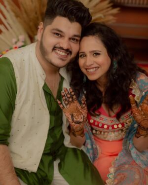 Swanandi Tikekar Instagram - One Year Since we got Engaged!!! What fun baby!! ❤️❤️❤️

#anandi #engagement #anniversary #love #ashishkulkarni #swananditikekar