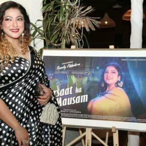 Sweety Chhabra Instagram - Thank you dosto , with your blessings and support the teaser of my four songs has been launched, I will release all the songs soon, and heartfelt thanks to all my respected guests for coming.❤️🙏

And Special thanks to my entire hard working team✌️🫰🤟🫶