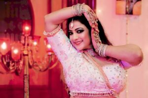 Sweety Chhabra Instagram - Good evening dosto ❤️
#comingsoon #teaserlaunch #musicvideo #bollywood #bhojpuri #malik #blessedwiththebest #🧿🧿🧿 #positivevibes #needyourlove