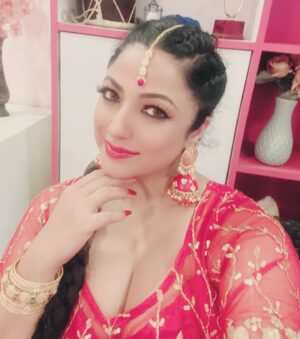 Sweety Chhabra Instagram - Good evening dosto ❤️#comingsoon #hindisongs #blessed #sweetyChhabraproduction #sweetychhabralover #iloveyousweetychhabra #🧿🧿🧿 #bollywoodsongs #bhojpuriactress #positivevibes #dancevideo #musicvideo