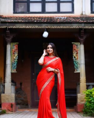 Swetha Changappa Instagram - Red Hawt❤️🧿🙈
ಸೀರೆ ನನ್ನ fav ❤️ 
 And red is the best colour which will enhance indian Beauty. N I'm loving this combination 🧿❤️
What say😍

Make-up:- @keerthiram28 ❤️
Video courtesy is always my favourite @keerthiram28❤️

Outfit and jewellery:- @anjali_raj_designerstudio This was a very beautiful outfit.loved it. Loved the entire look😍 thank u Anjali Raj❤️

Hairstyle:- @hairstyle_by_shashi
Photography: @thenameis__mrk