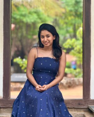 Swetha Venugopal Instagram - Golden hour and good photos🤝

in love with this outfit from  @sindira_by_swethaindiran 💙

PC @vaibhav_murugesan
