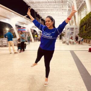 Syamantha Kiran Instagram - However allergic to mornings I’m ,the inner me is always ready for waking up early and travel !! 3 am mode!!! Happy holidays makkale❤️ 

#airportlook #vacationmode #assam #meghalaya #cherrapunji #dawki #vacationvibes #newyearnewme #guwahatifoodie