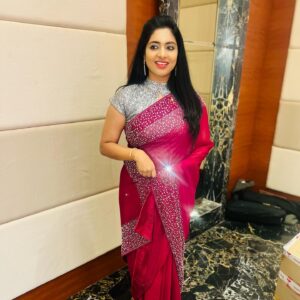 Syamantha Kiran Instagram - Adding shimmers to a Glittery night 🥰
