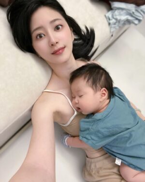 Sylvia Hsieh Instagram - 妹妹的孩子就是我的孩子🫠

你以為的阿姨
跟現實中的阿姨

#阿姨我不想努力了