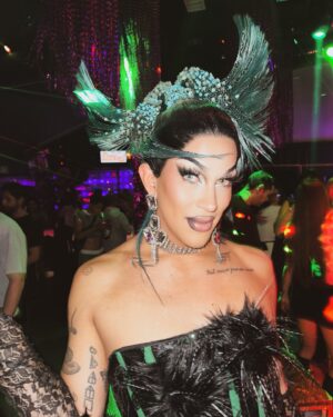 Taiga Brava Instagram - ¡Gracias por una noche tan increíble! @dragracemexico 😍
Compartir con nuestras niñas y ustedes todo esto, es lo más bonito del mundo. 🤍 Me hizo falta mi otra 1/2 @lalolitabanana pero haremos algo juntas ahora que regrese de la franceee…. Te amo, vieja loca! ✨ Siempre agradecida con el universo por todo lo que pasa y espero que disfruten esta temporada TANTO como nosotres amamos hacerla. 🏁👠🇲🇽 Y que la mejor drag queen… GAAAANE! 👑 

Look: @malafamastoremx 🤍
Hair: @angel_dollkills ✨
Joyeria: @ghelguera 
Pic: @ievegonzalez