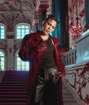 Taiga Brava Instagram - Do you believe me now? 😛

La belleza de este look que conceptualizamos @juanoyervides y yo, sigo sin superarla.

GRACIAS por tanto, Juanito. 🤍 Te amo.

Desde MATRIX, 5to Elemento y Los Juegos Del Hambre, comenzamos a crear lo que es esta maravilla justamente para el BALL de @dragracemexico

Gracias babe @ghelguera por ayudarme a complementar este look con tu joyeria, eres un maestro

Les amo #taigers gracias por todo el amor 🥰 

Photo: @mrjuanote x @juanoterofoto
Photo edit: @dylanbolivar
MUA: @jackoliverx
Werk Room look: @bent.world
Main Stage Look: @juanoyervides
Joyería: @ghelguera x @allure.mx