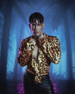 Taiga Brava Instagram - Episode 4 - The Girl Band Challenge @dragracemexico 

Cuando pensé en este episodio, inmediatamente pensé en rendirle homenaje a la persona que de chiquito imitaba dentro de un girl band, a una de esas figuras que me marco para siempre y que me dio una idea de lo que una popstar irreverente tenia que ser @officialmelb 🐆🥰✨

Cuando entre a Queen Of The Universe y me dijeron que seria mi mentora, se sentía como una experiencia surreal y ahora solo quisimos hacer nuestra versión en este momento que parece ser el cierre de esa gran historia.

Hicimos el PRINT pensando en el jaguar del sureste, honrando mis raices sureñas, las T y B que forman las manchas del jaguar 🐆 fueron custom design de @farfan_jpg 😍 que fueron llevadas desde la joyeria de @bent.world hasta las botas de @lezapatiere ✨🤍

Una joya de outfit en esta collab fabulosa de @juanoyervides x @bent.world @farfan_jpg x @jackoliverx 😍

GRACIAS INFINITAS ✨🐆🔥

Photo: @juanoterofoto x @mrjuanote 
Edit: @dylanbolivar 
Boy & drag look: @proteomx x @juanoyervides 
Shoes: @lezapatiere 
Hair: @miaumauhair 
MUA: @jackoliverx 😍😍😍😍
Jewelry: Custom @bent.world 
Nails: @thepelayo_ x @shecabali 
Print design: @farfan_jpg