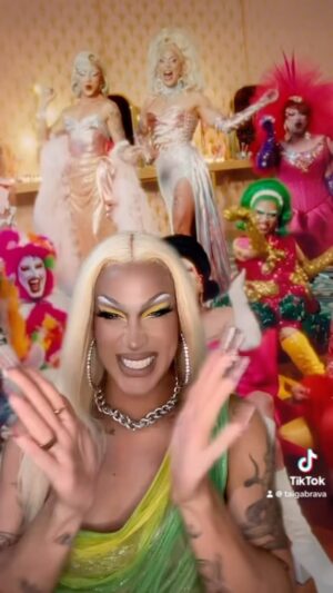 Taiga Brava Instagram - Muñecaaaaas, holi! 🫰🏽 Reaccionamos al promo de #dragracemexico 😭🥹✨ ¡Qué emoción ver un proyecto al que le dedicamos todo nuestro ser volverse realidad! 🤍 Feliciten mucho a nuestras niñaaaas 🇲🇽👠🏁 Y no saben lo que se vieneeeee @dragracemexico @worldofwonder Estreno 20 de junio por @wowpresentsplus 😍