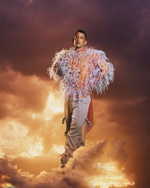 Taiga Brava Instagram - ¡Rosa, qué linda eres tú! 🧡🩷

Look: @benitosantosoficial 
MUA: @jackoliverx 
Jewelry: @ghelguera 

Boy look:
Shirt: @omaruizofficial 
Pants: @bent.world 
Boots: @jackoliverx