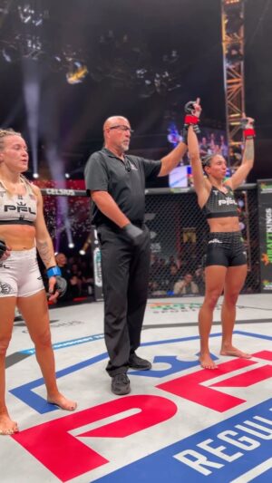 Taila Santos Instagram - @tailasantos.ufc gets the W & is #PFLPlayoffs BOUND! She is going to NASHVILLE!

#PFLRegularSeason