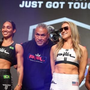 Taila Santos Instagram - Que nunca falte PORRADA com ALEGRIA! 😎💪🏽
@pflmma  #TEAMTAILASANTOS🇧🇷 
•
•
#PFL #MMA MMAFEMININO #ALEGRIA
TIME😎
@pedro_disciplina33 
@adonirandosantos 
@_limaandrey_ 
@_alinedavid 
@tiagookamura