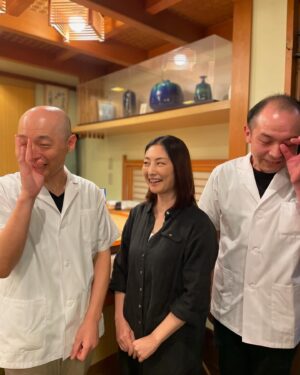 Takako Tokiwa Instagram - 行けたぁぁぁ！

久しぶりに能登半島・七尾市にある「幸寿し」さんへ！！

七尾に行ったら必ず行きたいお店の一つ。
いや…能登半島に行ったら必ず行きたいお店😍✨

既に営業を再開されていたと最近知り、七尾で前乗りの宿泊だったので、早速予約！

美味しかったぁ
美しかったぁ
嬉しかったぁ

#幸寿し七尾 
#まるで 
#双子のようなご兄弟
#シンクロ半端ないッ‼︎ 
#まるで 
#妖精のようなご兄弟
#穏やかに 
#最高に 
#幸せな時間を 
#ありがとうございました 

#到着が夜だったので 
#行きたかった他のお店には行けず😭💦
#また改めて！