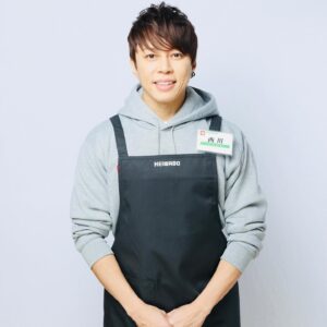 Takanori Nishikawa Instagram - 2022年3月1日に創業65周年を迎える平和堂の特別企画として、平和堂イメージソング「かけっことびっこ」を、滋賀ふるさと観光大使の西川貴教が歌唱。
平和堂全店の店内にて3月1日から放送される。

「かけっことびっこ」は平和堂のイメージソングとして創業20周年（1977年）にあわせて誕生し、それ以来、45年間にわたり定期的に店内で放送。親しみやすい歌詞と軽快なメロディが、幅広い世代に馴染みのある歌として知られている。

西川貴教の熱き魂が込められた「かけっことびっこ 西川貴教Ver.」は、創業記念日である3月1日から、平和堂、アル・プラザ、フレンドマートの店内で1時間に2回の放送予定。西川の「にし」にちなんで毎時24分頃、「ゴーゴー」をもじって毎時55分頃の2回となっている。
