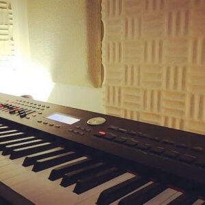 Takayuki Ogawa Instagram - 本日1月6日
sumika NEW 両A面single
『本音 / Late Show』
Releaseしました！

生まれてきてくれた大切な曲達を
気持ちを込めて作り上げました
2021年、この曲達と共にスタートを切れることがとても嬉しいです！

Twitterの方では出来る限りではありますが、#本音LateShow をつけて感想や質問をリプライをしていただいた方に少しでもお返しできればなと思っています！本当に嬉しいので。
Instagramも勿論チェック出来ています☺️

こんな形で動画を撮りましたが、改めて見ると新年早々甘噛みの連発(もう少しまともな大人になると思っていた)。
お口赤ちゃんな私でございますが、今年も宜しくお願いします！

sumika
小川貴之

#sumika
#本音LateShow